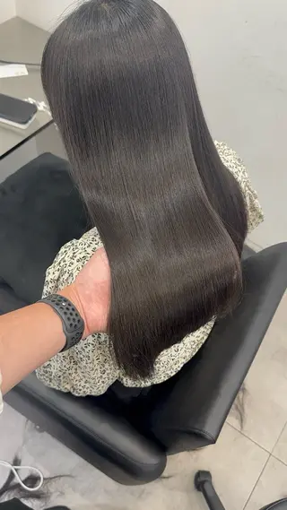 ロング シンタニ ナオトのヘアスタイル