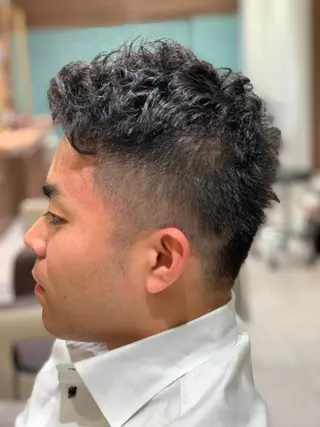 ショート パーマ メンズ 平本 雄馬のヘアスタイル