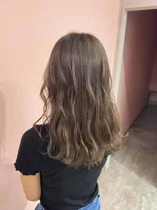 セミロング カラー RIYA❤︎ Aujuaソムリエのヘアスタイル