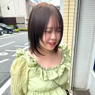 ミディアム カラー Lilu しずくのヘアスタイル