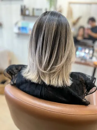 ミディアム カラー MERCI所属・マツモト コウダイのヘアスタイル