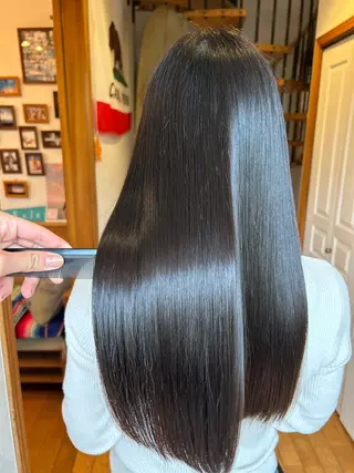 ロング 青山 airaのヘアスタイル