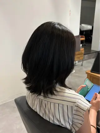 ミディアム 栗原 歩美のヘアスタイル