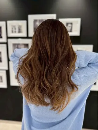 ミディアム カラー WARREN・TRICOMI NEWYORK所属・杉澤 杏菜のヘアスタイル