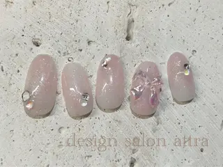 ネイル 根津 綾子のネイルデザイン