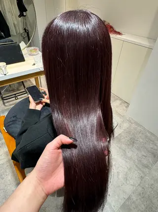 ロング カラー 小泉 真緒のヘアスタイル