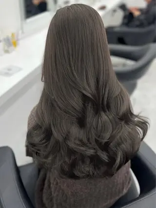 ロング カラー 透明感ブリーチなし♡ 赤み消しNO.1渡邉のヘアスタイル