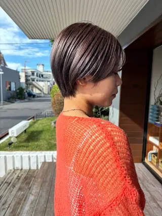 ショート カラー 玉川 加菜のヘアスタイル