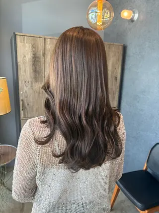 カラー 名護 寿音のヘアスタイル