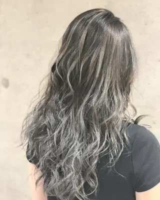 ロング カラー ヘアアレンジ 髪質改善×ハイトーン 中田啄也のヘアスタイル