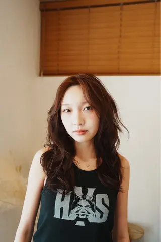 ロング AKIRA☀️ 艶/うるおい/カラーのヘアスタイル