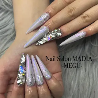 ネイル MADIA藤沢所属・MADIA MEGUのネイルデザイン