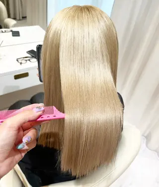 セミロング カラー 🎀可愛くします💗 空きあり✨のヘアスタイル