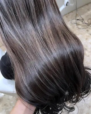 ロング カラー 椿森 美瑠紅の眉毛・アイブロウイメージ