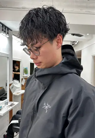 ミディアム パーマ メンズ グランジヘア 無造作ヘアHYUGAのヘアスタイル