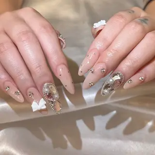 ネイル シュシュ 🎀 girly nailのネイルデザイン