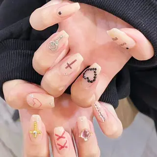 ネイル yu ri 🌹のネイルデザイン