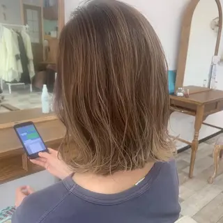 セミロング K NATSUMIのヘアスタイル