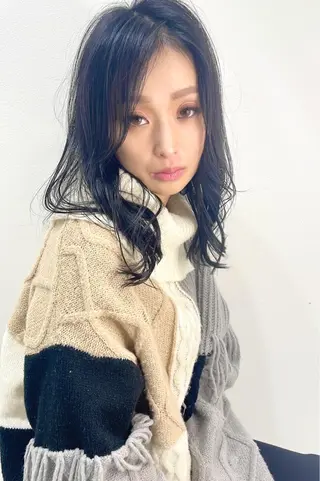 セミロング カラー EMANON名古屋所属・美谷添（ミヤゾエ） まどか大人ヘアサロンのヘアスタイル