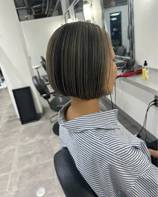 ショート カラー 篠崎 佑季のヘアスタイル