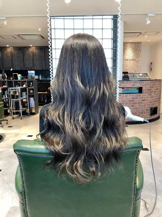 ロング カラー パーマ ヘアアレンジ tocca所属・毎月通える価格♪ 杉本真基のヘアスタイル