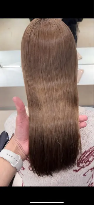 ロング ハイトーン/ 縮毛矯正のヘアスタイル