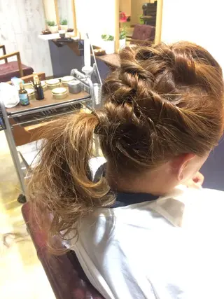 セミロング ヘアアレンジ HAIR  DESIGN ATELER MIU所属・KAWABATA NORIEのヘアスタイル