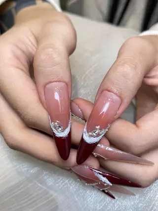 ネイル Elia Nail Salon池袋西口店所属・Saur Nailのネイルデザイン