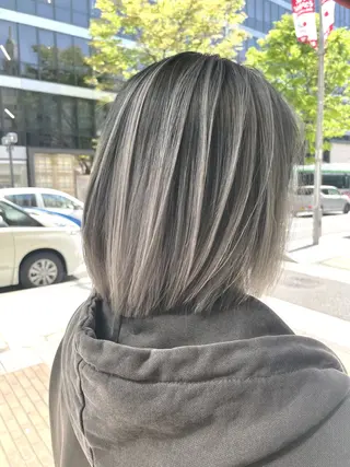 ショート カラー VERONIQUE所属・山本 雅由のヘアスタイル