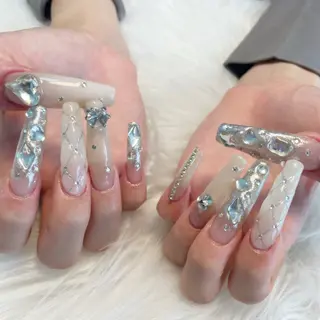 ネイル ゴテゴテ💙ワンホン リオナのネイルデザイン