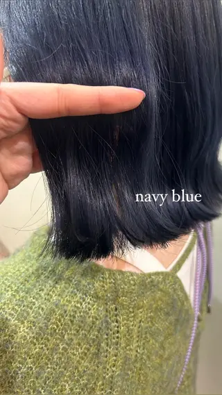 ミディアム カラー ミウラナツサ /レイヤーカットのヘアスタイル