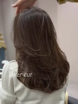 セミロング カラー レイヤー/顔周り /透明感🩶高橋大のヘアスタイル