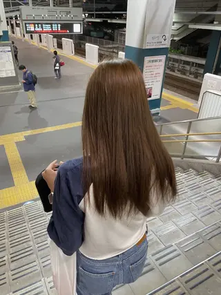 カラー MOEKA🌺レディ ースカットモデルのヘアスタイル