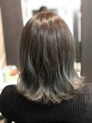 ミディアム カラー 新宿髪質改善レイヤー カット内田智大のヘアスタイル