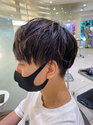 カラー メンズ 細めハイライト🩶 ボブ/レイヤーカットのヘアスタイル