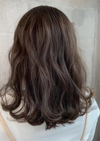 セミロング カラー 小関 茅里のマツエク・マツパデザイン