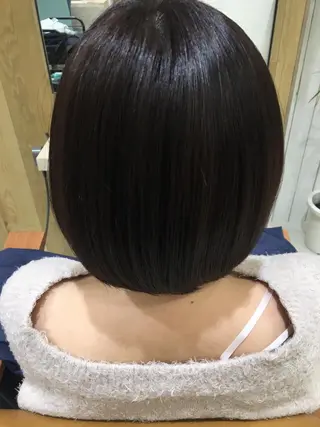 ショート カラー パーマ 伊藤 麻菜実のヘアスタイル