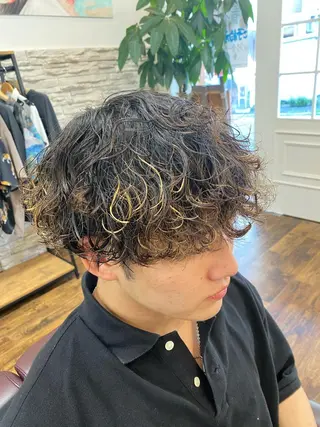 ショート パーマ メンズ clomus梅田茶屋町店所属・髪質改善特化美容師 酸性ストレート近藤俊のヘアスタイル