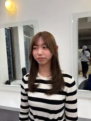 カラー ベージュ／ピンク【く すみカラー】レイヤーのヘアスタイル