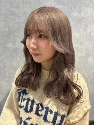 セミロング 🌐NATSUMI 🌐【寒色カラー】のヘアスタイル