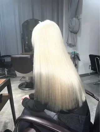 ロング カラー Lani5710所属・🎀ハイトーン・艶 カラー HANA🎀のヘアスタイル