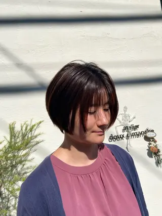 ショート atelier doux dimanche（アトリエ・ドゥー・ディマンシュ）所属・Fukamiレイヤー 透明感カラーのヘアスタイル