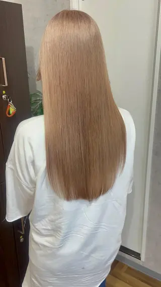 ロング カラー 透け感•艶感カラー 池本　紘之のヘアスタイル