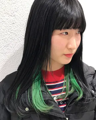 ミディアム カラー ウエモト タク ショート/レイヤーのヘアスタイル