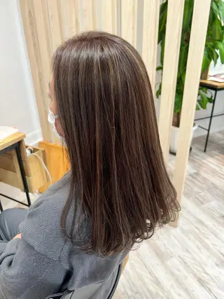 セミロング 渡部 未歩のヘアスタイル