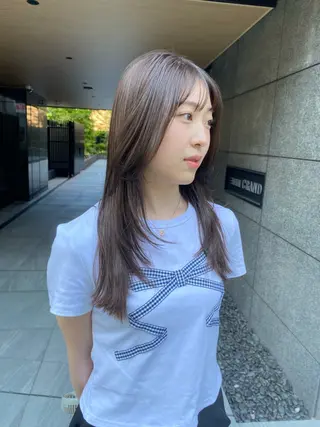 ロング 室谷 侑奈のヘアスタイル