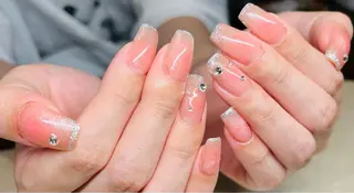 ネイル 𝐴𝑁𝑈𝐸 深爪育成専門サロンのネイルデザイン