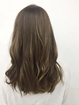 セミロング カラー 岩崎 裕司のヘアスタイル