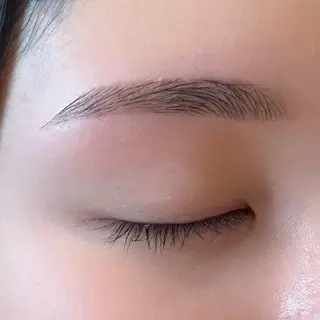 アイブロウ nail&eyelash Nina 代官山店所属・緒方 海妃のマツエク・マツパデザイン