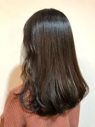 セミロング カラー 三好 美里のヘアスタイル